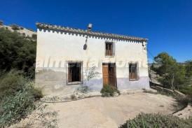Cortijo Almas: Country House for sale in Cantoria, Almeria