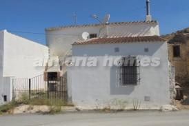 Cortijo Cerrado: Landhuis te koop in Oria, Almeria