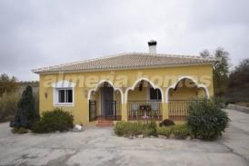 Villa Batalla : Villa te koop in Oria, Almeria