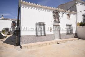 Casa Perez: Country House for sale in Oria, Almeria