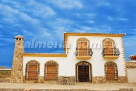 Villa Atico: Villa en venta en Urcal, Almeria