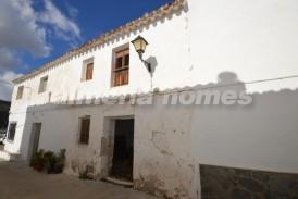 Casa Paris: Village House for sale in Albanchez, Almeria