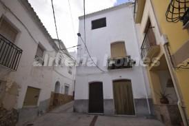 Casa Cuarenta: Town House for sale in Purchena, Almeria