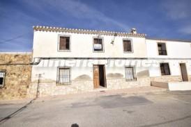 Casa Manzana: Village House for sale in Albox, Almeria
