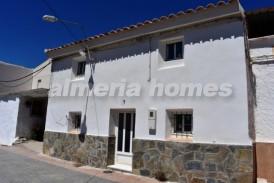 Village House Lion: Dorpshuis te koop in El Hijate, Almeria