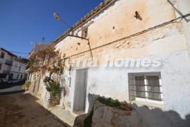 Casa Uniforme: Town House for sale in Oria, Almeria