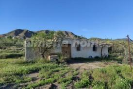 Country House Chimmy: Landhuis te koop in Somontin, Almeria