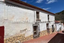 Casa el Cid: Town House for sale in Cobdar, Almeria