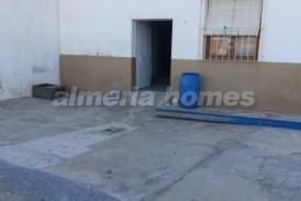 Cave House Chips: Cave House for sale in Caniles, Granada