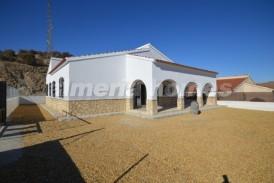 Villa Tomate 3: Villa en venta en Arboleas, Almeria