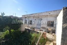 Cortijo Amable: Country House for sale in Fines, Almeria