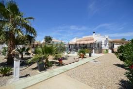 Villa Begonia: Villa en venta en Arboleas, Almeria