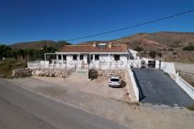 Bar-restaurant & villa Limaria: Propriete commerciale a vendre en Arboleas, Almeria