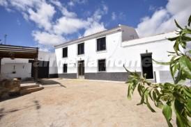 Cortijo Colores: Landhuis te koop in Albox, Almeria
