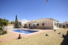 Villa Joyas: Villa te koop in Arboleas, Almeria