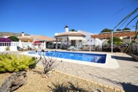 Villa Starlight: Villa en venta en Arboleas, Almeria