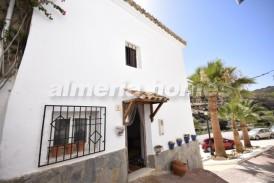Casa Echo: Town House for sale in Albanchez, Almeria